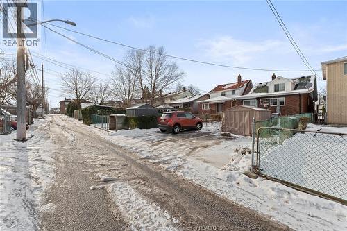 1366 Moy Avenue, Windsor, ON - Outdoor