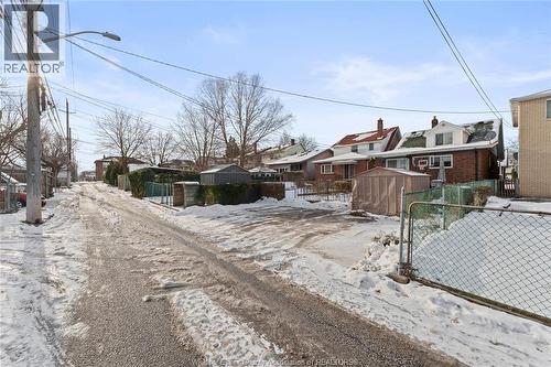 1366 Moy Avenue, Windsor, ON - Outdoor