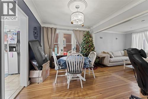 1366 Moy Avenue, Windsor, ON - Indoor Photo Showing Dining Room
