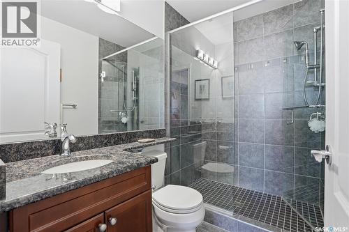 239 623 Saskatchewan Crescent W, Saskatoon, SK - Indoor Photo Showing Bathroom