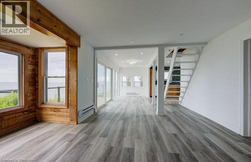 41 Derner Line, Dunnville, ON - Indoor Photo Showing Other Room