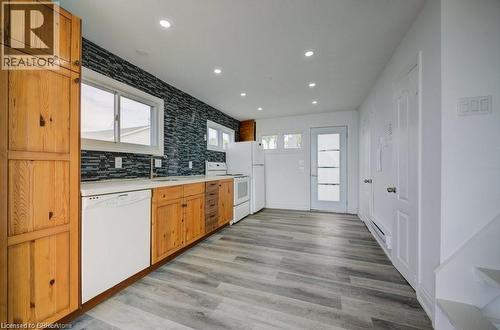 41 Derner Line, Dunnville, ON - Indoor Photo Showing Kitchen