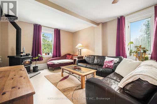 146 Wolford Ctr Road, Merrickville-Wolford, ON - Indoor Photo Showing Living Room