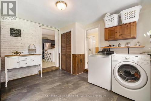 146 Wolford Ctr Road, Merrickville-Wolford, ON - Indoor Photo Showing Laundry Room