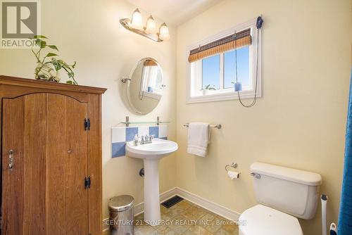 146 Wolford Ctr Road, Merrickville-Wolford, ON - Indoor Photo Showing Bathroom