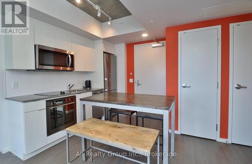816 - 105 Champagne Avenue S, Ottawa, ON - Indoor Photo Showing Kitchen