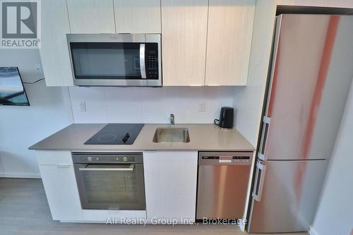 816 - 105 Champagne Avenue S, Ottawa, ON - Indoor Photo Showing Kitchen
