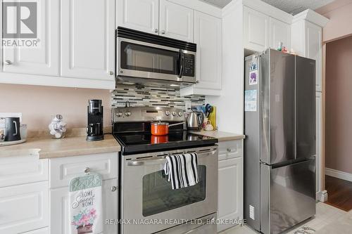 601 - 6390 Huggins Street, Niagara Falls (Stamford), ON - Indoor Photo Showing Kitchen