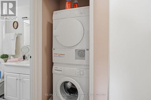 601 - 6390 Huggins Street, Niagara Falls (Stamford), ON - Indoor Photo Showing Laundry Room