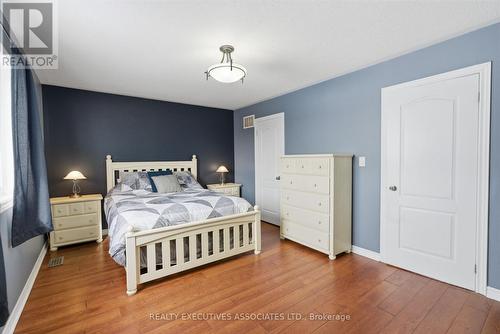 71 Truax Street, Kawartha Lakes (Lindsay), ON - Indoor Photo Showing Bedroom