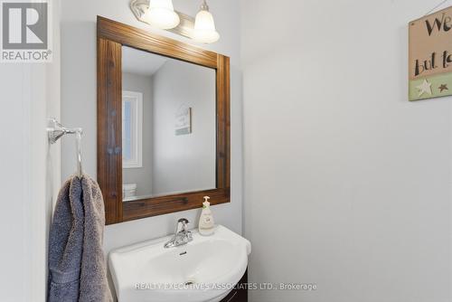 71 Truax Street, Kawartha Lakes (Lindsay), ON - Indoor Photo Showing Bathroom