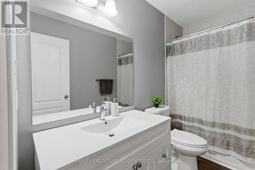 71 Truax Street, Kawartha Lakes (Lindsay), ON - Indoor Photo Showing Bathroom