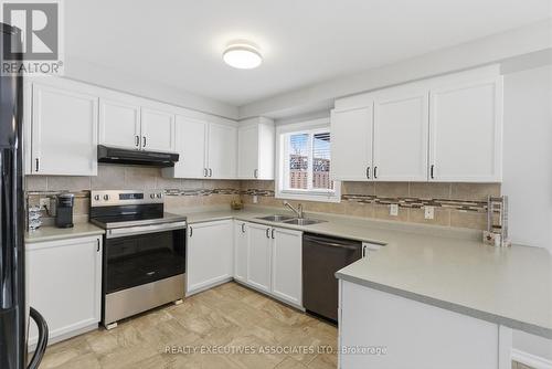 71 Truax Street, Kawartha Lakes (Lindsay), ON - Indoor Photo Showing Kitchen With Double Sink