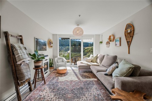202-100 Presley Pl, View Royal, BC - Indoor Photo Showing Living Room