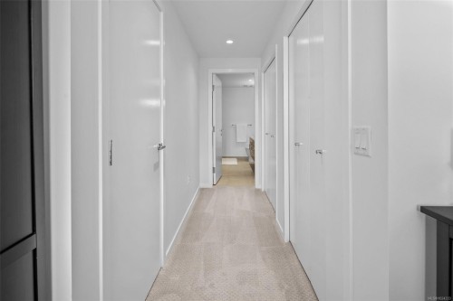 208-100 Saghalie Rd, Victoria, BC - Indoor Photo Showing Other Room