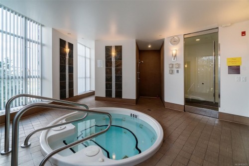 208-100 Saghalie Rd, Victoria, BC - Indoor Photo Showing Other Room