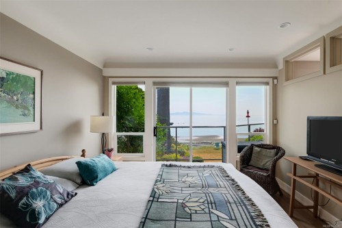 5299 Parker Ave, Saanich, BC 