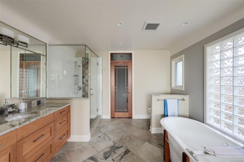 5299 Parker Ave, Saanich, BC 