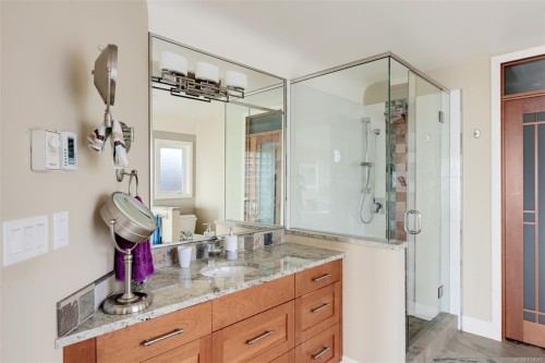 5299 Parker Ave, Saanich, BC 