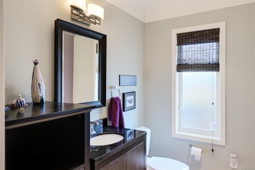 5299 Parker Ave, Saanich, BC 