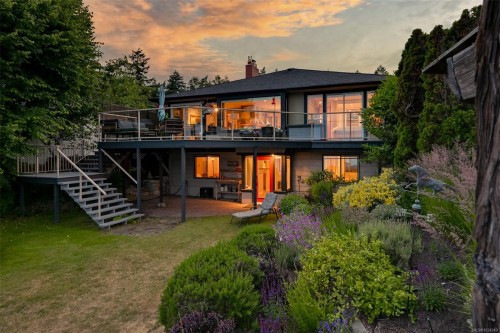 5299 Parker Ave, Saanich, BC 