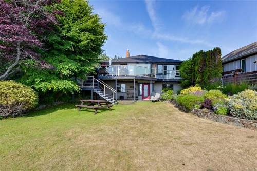 5299 Parker Ave, Saanich, BC 