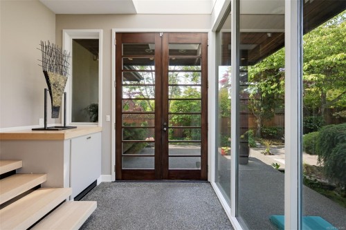 5299 Parker Ave, Saanich, BC 