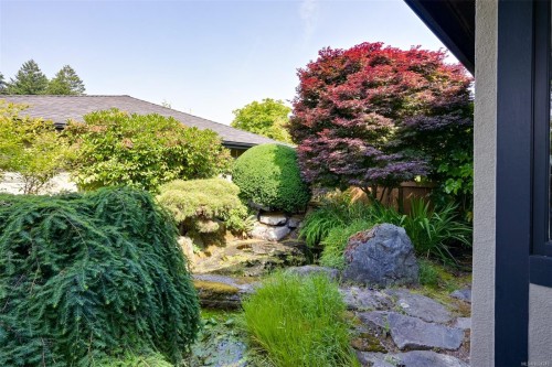 5299 Parker Ave, Saanich, BC 