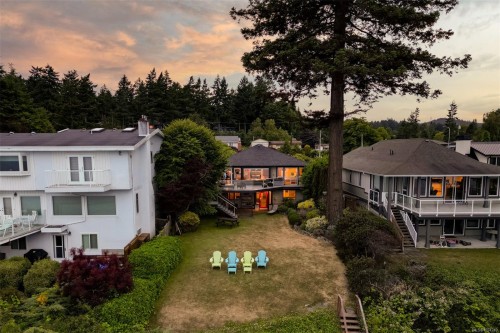 5299 Parker Ave, Saanich, BC 