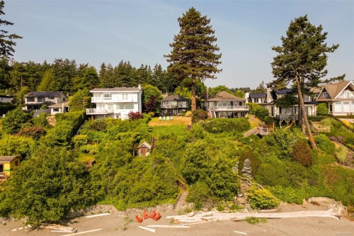 5299 Parker Ave, Saanich, BC 