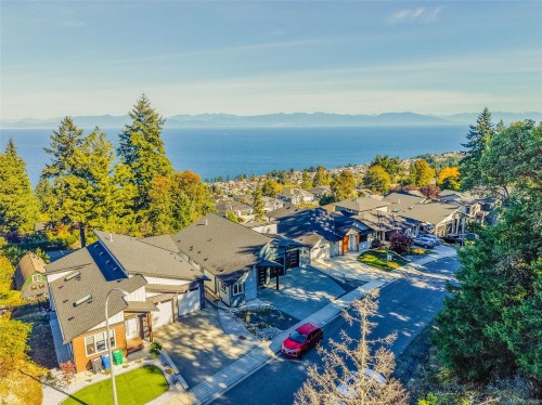 124 Hawk Point Rd, Nanaimo, BC 