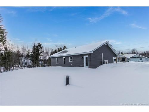 90 Shields St, Douglas, NB 