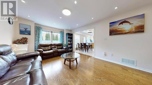 10 Majestic Drive, Markham, ON - Indoor Photo Showing Living Room