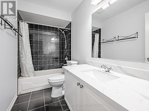 7160 Waldorf Way, Mississauga, ON - Indoor Photo Showing Bathroom