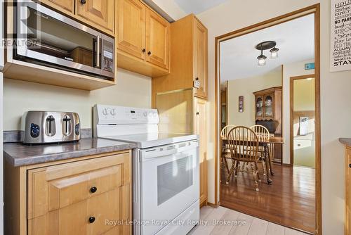28 Mcilwraith Crescent, Guelph (Grange Road), ON - Indoor Photo Showing Kitchen