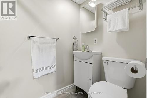 28 Mcilwraith Crescent, Guelph (Grange Road), ON - Indoor Photo Showing Bathroom