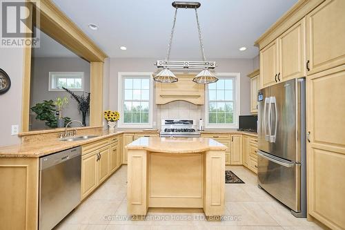 4069 Niagara River Parkway, Fort Erie (Black Creek), ON - Indoor Photo Showing Kitchen With Double Sink