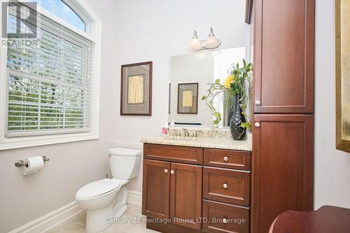 4069 Niagara River Parkway, Fort Erie (Black Creek), ON - Indoor Photo Showing Bathroom