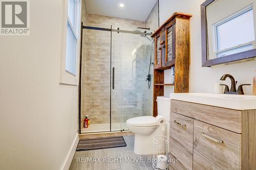 110 Mary Street, Orillia, ON - Indoor Photo Showing Bathroom