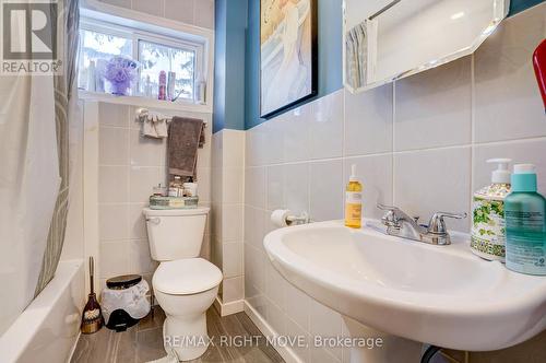 110 Mary Street, Orillia, ON - Indoor Photo Showing Bathroom