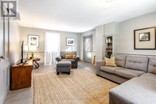 469 Hopkins Avenue, Peterborough (Town Ward 3), ON - Indoor Photo Showing Living Room