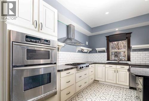 4736 56 Street, Red Deer, AB - Indoor Photo Showing Kitchen With Upgraded Kitchen