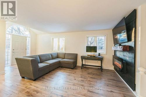 599 Wellington Street, St. Thomas, ON - Indoor Photo Showing Living Room With Fireplace