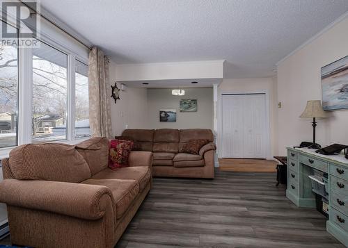 1 Jeffers Drive, Mount Pearl, NL - Indoor Photo Showing Living Room