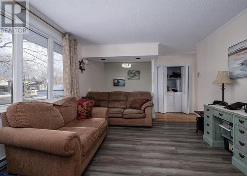 1 Jeffers Drive, Mount Pearl, NL - Indoor Photo Showing Living Room