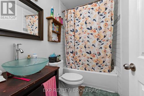 340 Palace Road, Kingston (Central City East), ON - Indoor Photo Showing Bathroom