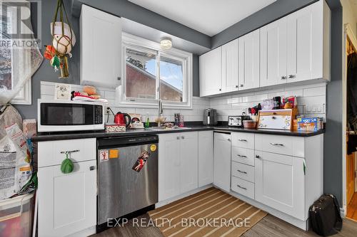 340 Palace Road, Kingston (Central City East), ON - Indoor Photo Showing Kitchen