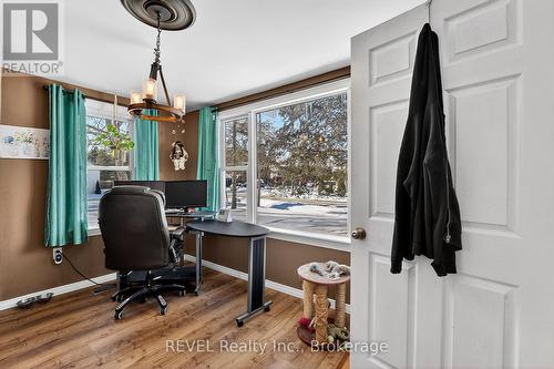 24 Margaret Street, Thorold (Port Robinson), ON - Indoor Photo Showing Office