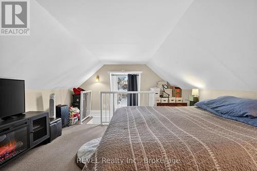 24 Margaret Street, Thorold (Port Robinson), ON - Indoor Photo Showing Bedroom