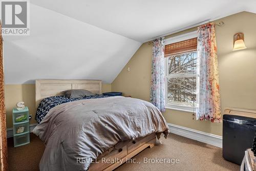 24 Margaret Street, Thorold (Port Robinson), ON - Indoor Photo Showing Bedroom